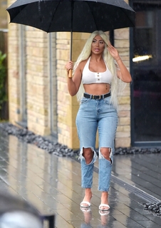 Chloe Ferry feet photo thumbnail
