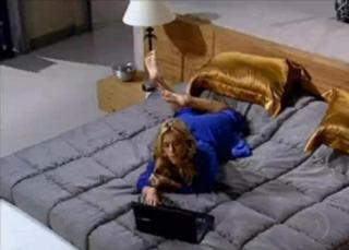 Carolina Dieckmann feet photo thumbnail