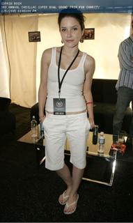 Sophia Bush feet photo thumbnail
