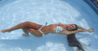 Nicole Bahls feet photo thumbnail