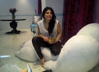 Haifa Wehbe feet photo thumbnail