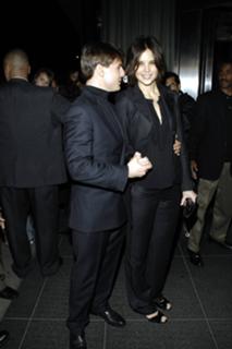Katie Holmes feet photo thumbnail