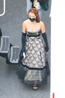 Olivia Wilde feet photo thumbnail