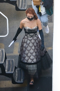 Olivia Wilde feet photo thumbnail