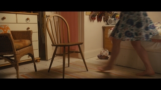 Emilia Clarke feet photo thumbnail