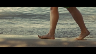 Emilia Clarke feet photo thumbnail