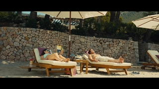Emilia Clarke feet photo thumbnail