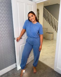 Jacqueline Jossa feet photo thumbnail