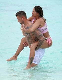Katie Price feet photo thumbnail