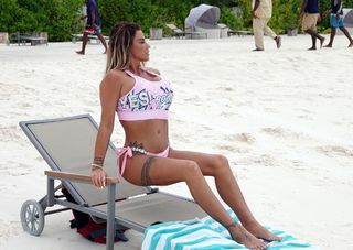 Katie Price feet photo thumbnail