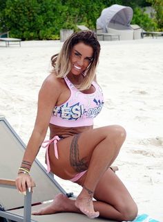 Katie Price feet photo thumbnail