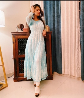 Anushka Sen feet photo thumbnail