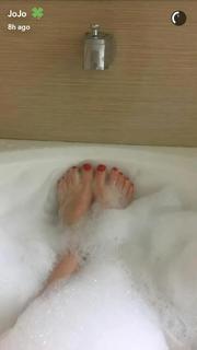 JoJo feet photo thumbnail