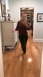 Angela Kinsey feet photo thumbnail