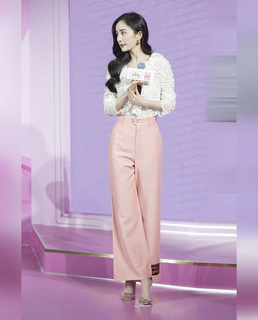 Mi Yang feet photo thumbnail