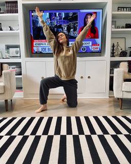 Lily Collins feet photo thumbnail