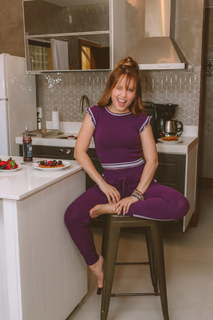 Larissa Manoela feet photo thumbnail