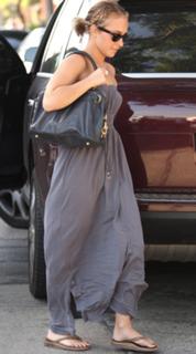 Hayden Panettiere feet photo thumbnail