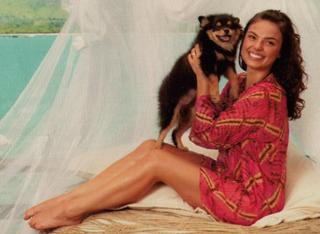 Isis Valverde feet photo thumbnail