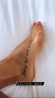 Natalia Siwiec feet photo thumbnail
