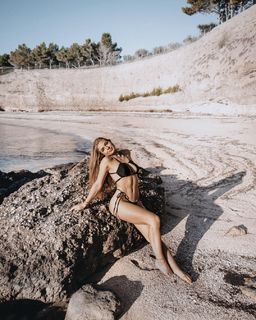 Lola Weippert feet photo thumbnail