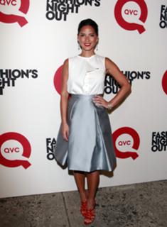 Olivia Munn feet photo thumbnail