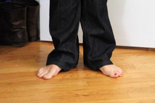 Grace Helbig feet photo thumbnail