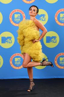 Rita Ora feet photo thumbnail