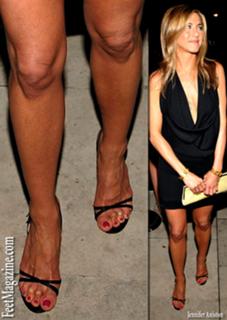 Jennifer Aniston feet photo thumbnail