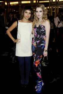 Emma Roberts feet photo thumbnail