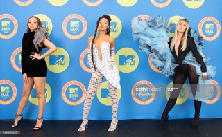 Jade Thirlwall feet photo thumbnail