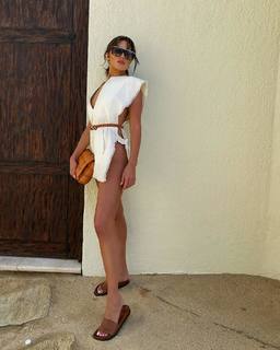 Olivia Culpo feet photo thumbnail