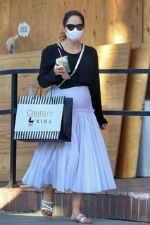Katharine McPhee feet photo thumbnail