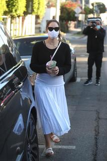 Katharine McPhee feet photo thumbnail