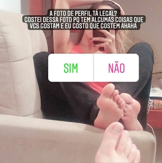 Isa Pes feet photo thumbnail