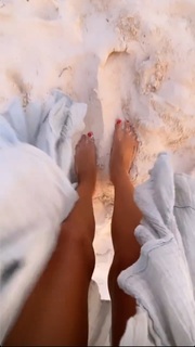 Natalia Siwiec feet photo thumbnail