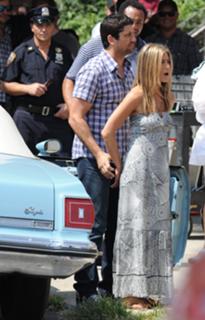 Jennifer Aniston feet photo thumbnail