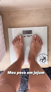 Juliana Salimeni feet photo thumbnail