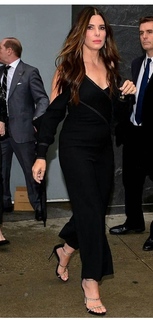 Sandra Bullock feet photo thumbnail