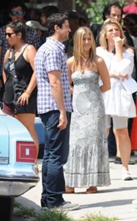 Jennifer Aniston feet photo thumbnail