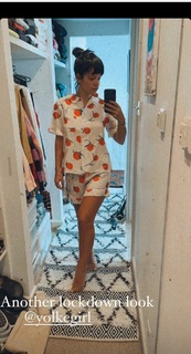 Lily Allen feet photo thumbnail