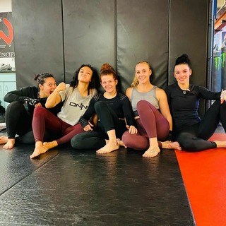 Michelle Waterson feet photo thumbnail