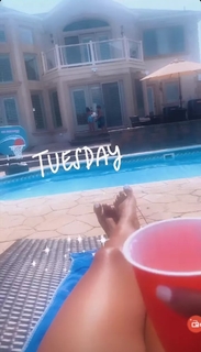 Nicole Polizzi feet photo thumbnail