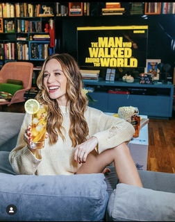 Mariana Ximenes feet photo thumbnail