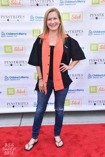 Angela Kinsey feet photo thumbnail