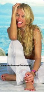 Adriane Galisteu feet photo thumbnail