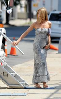 Jennifer Aniston feet photo thumbnail