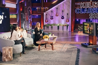 Olivia Munn feet photo thumbnail
