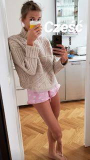 Marta Wierzbicka feet photo thumbnail