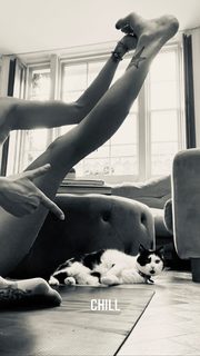 Fearne Cotton feet photo thumbnail